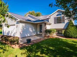 5330 Highgrove Ln NW, Rochester, MN 55901