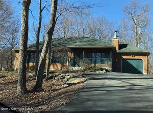 385 Blue Ridge Dr, Canadensis, PA 18325