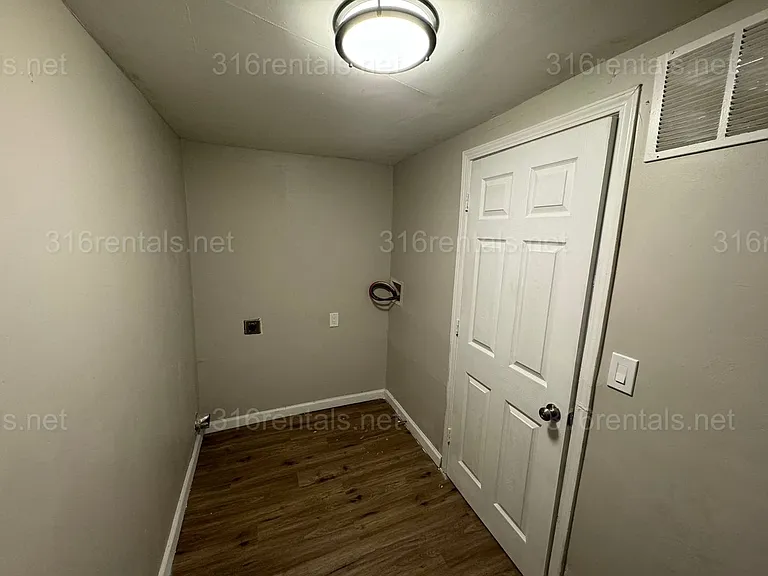 1324 S Emporia Ave — Photo 6
