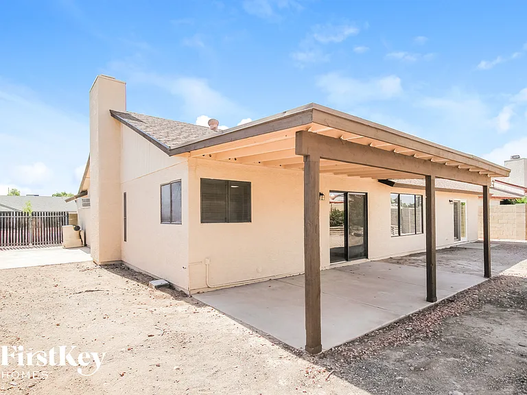 10015 N 65th Ave — Photo 15