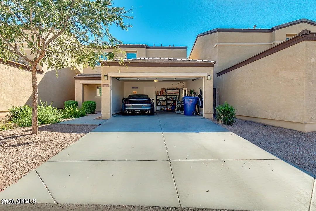 3 bed, 2.5 bath, 1560 sqft, $2,050 — Photo 4