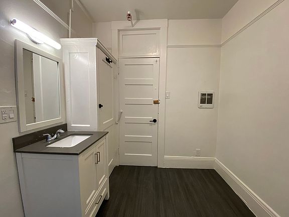 2nd image of 668 Clay St #37