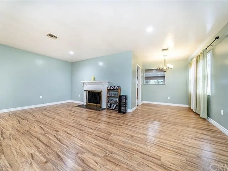 3847 S Redondo Blvd — Photo 8