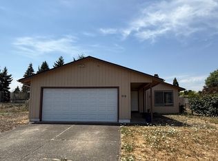 860 S 15th St, Lebanon, OR 97355