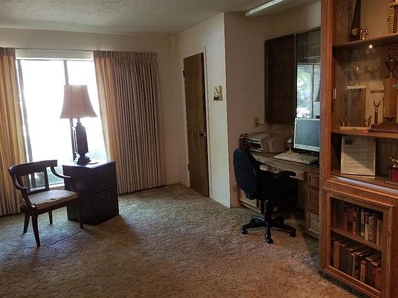 5th image of 4218 Los Verdes Dr