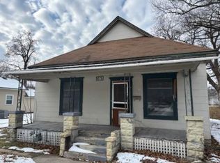 202 S Cherokee St, Frontenac, KS 66763