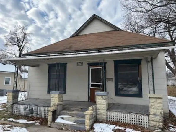 202 S Cherokee St, Frontenac, KS 66763