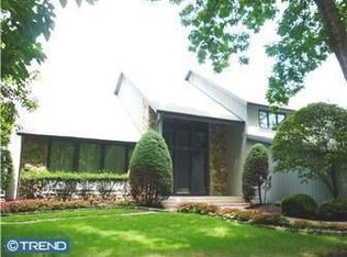 1017 Riverton Rd, Moorestown, NJ 08057