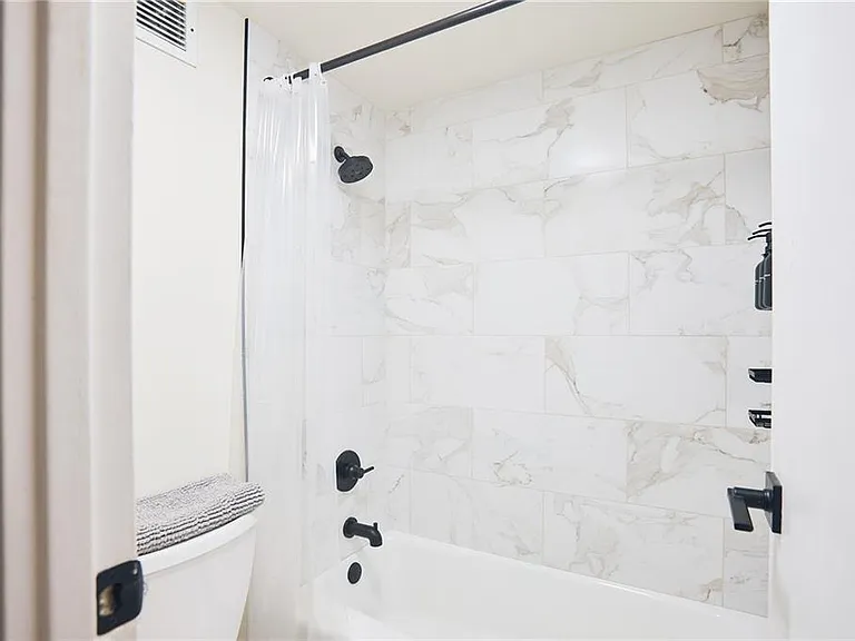 2479 Peachtree Rd NE #611 — Photo 11