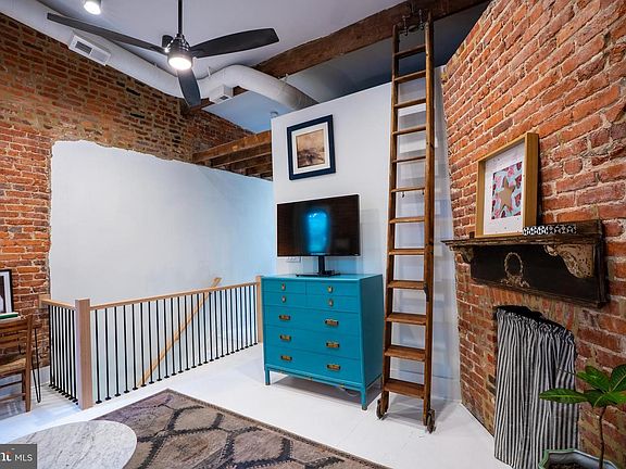 4th image of 1375 Maryland Ave NE APT L