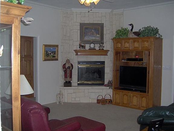 2nd image of 404 S Oaklawn Ave