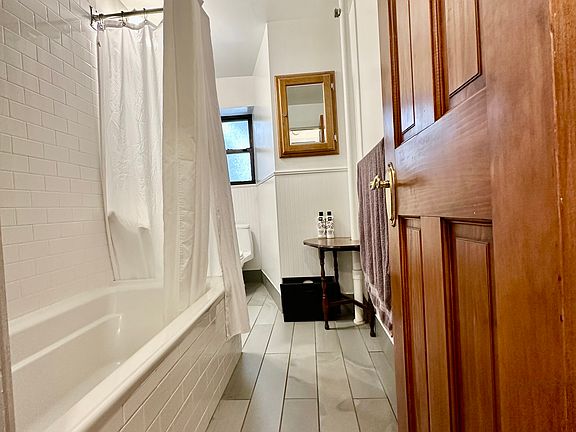 5th image of 532 Putnam Ave #1