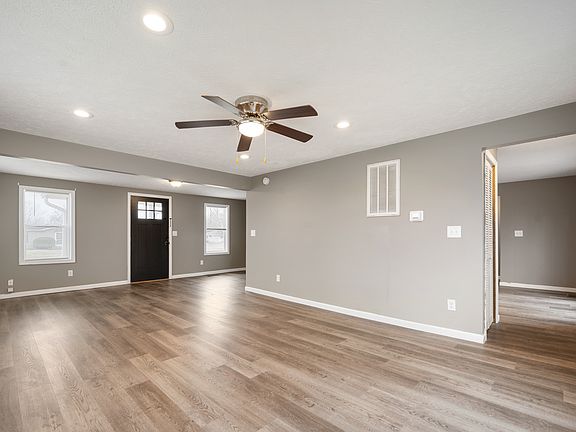 4th image of 2660 S Benegar Ave