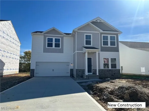 2974 McIntosh Dr NE, Louisville, OH 44641