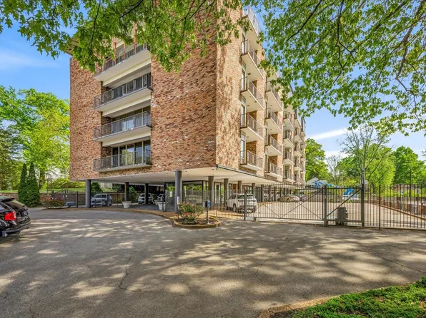 2195 Poplar Ave APT 303, Memphis, TN 38104