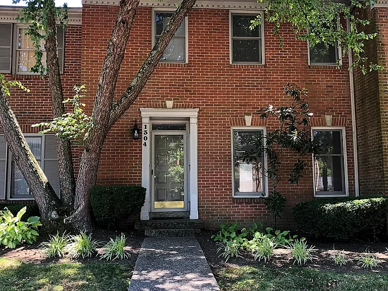 1304 Gray Hawk Rd — Photo 1