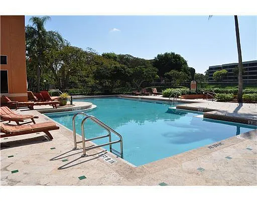 Building Photo - 1725 Palm Cove Blvd #104