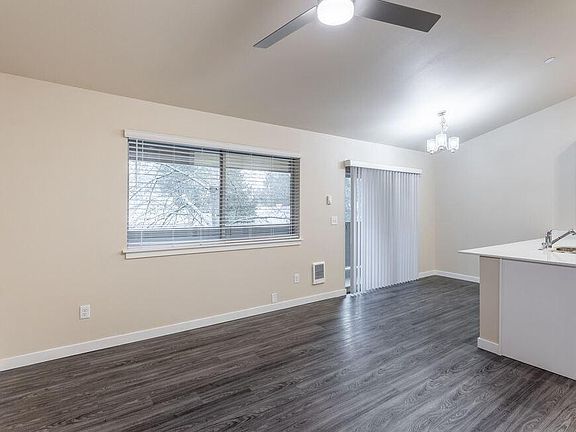 4th image of 501 NE 112th Ave #8