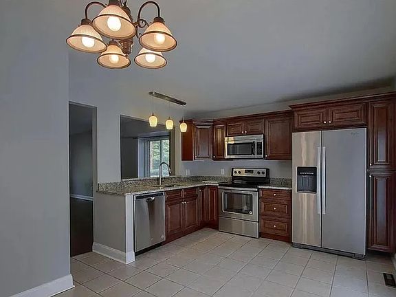 2nd image of 1201 Capital St #1