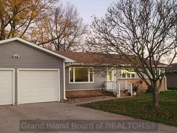 805 C St, Shelton, NE 68876