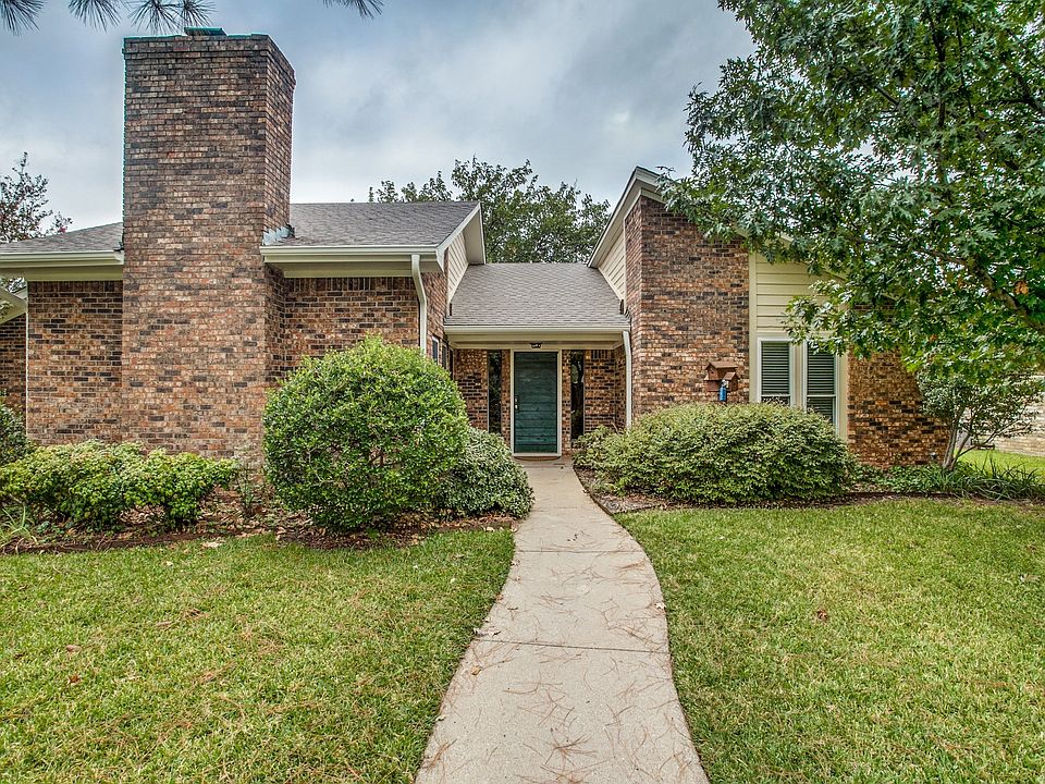 1st image of 2313 Oakwood Dr