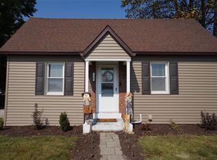 214 E South St, Smithton, IL 62285