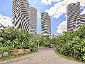 33 Shore Breeze Dr #805 — Photo 11