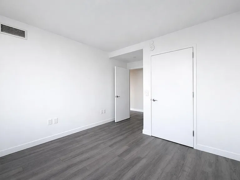 1524 Sheepshead Bay Rd #17B — Photo 5