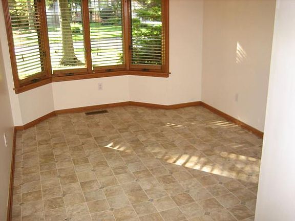 Kitchen Eating Area