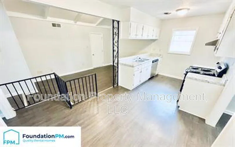 3 bed, 1.5 bath, 1239 sqft, $1,150 — Photo 3