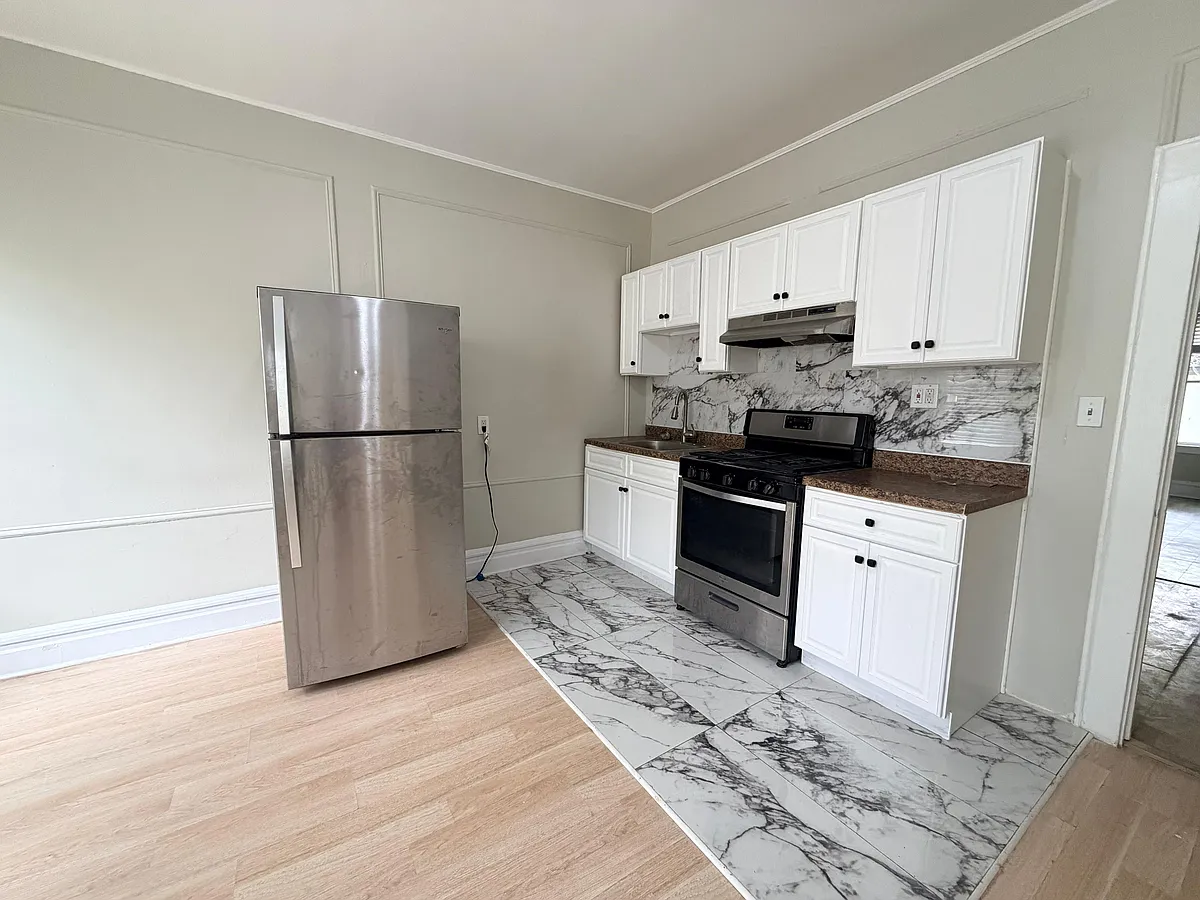 Building Photo - 28 11th Ave #1