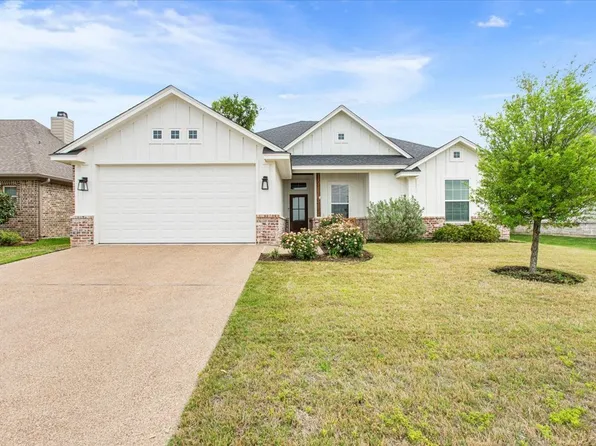10305 Fallen Leaf Dr, Waco, TX 76712