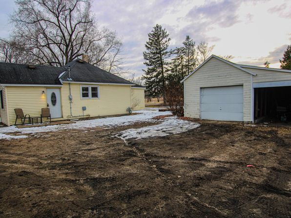 303 5th St W, Carlos, MN 56319