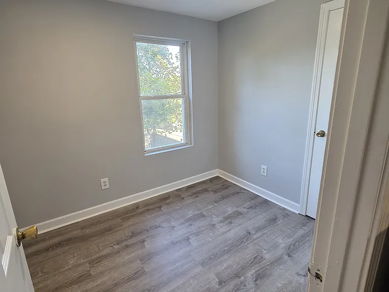 12 Edgeworth St #3 — Photo 8