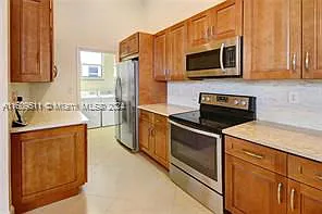 4 bed, 2.0 bath, $4,500 — Photo 4
