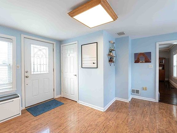 5th image of 6 Monroe Ct