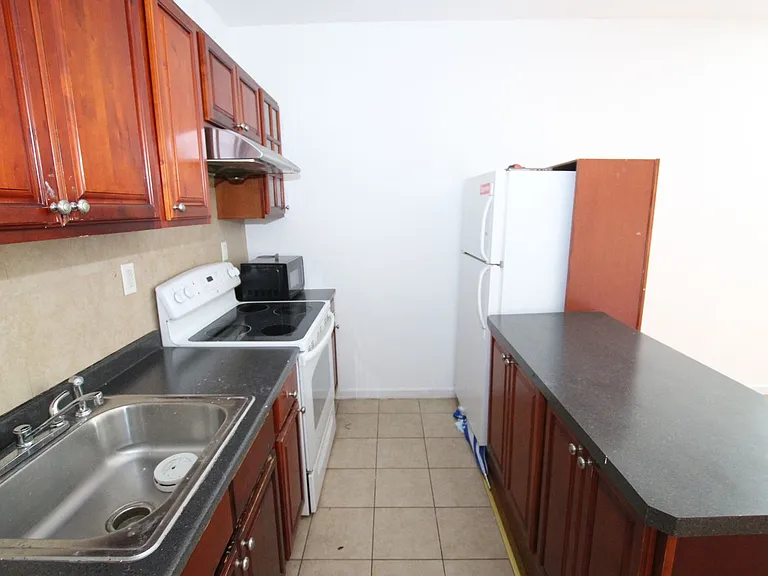 625 South St #2R — Photo 5
