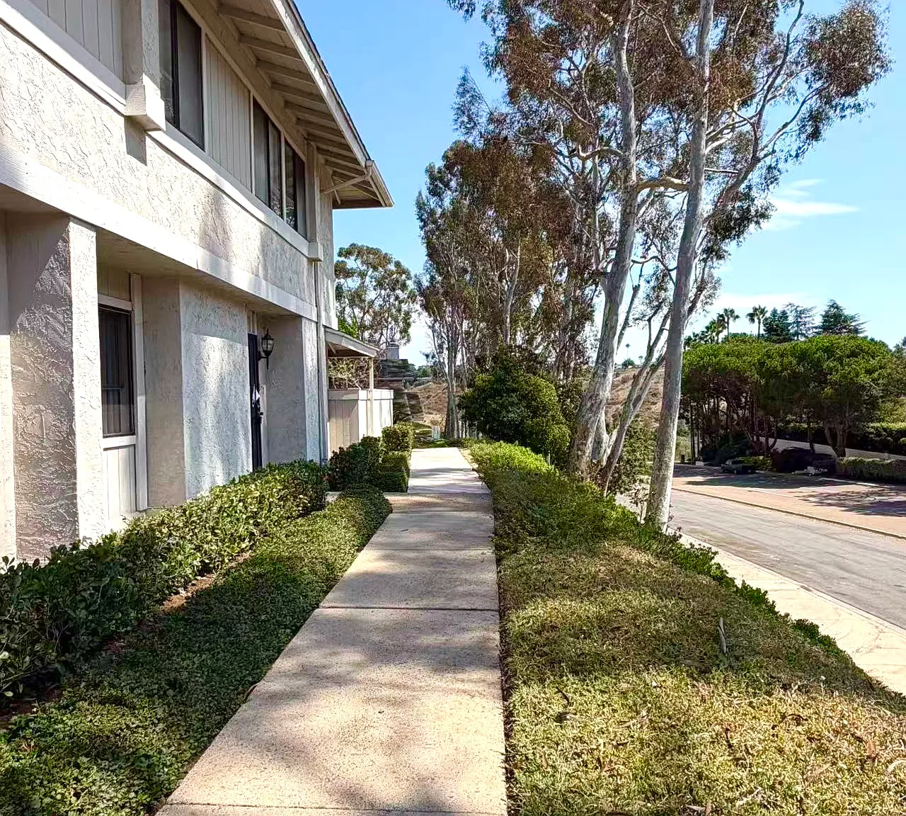 4 bed, 1450 sqft, $5,500 — Photo 2