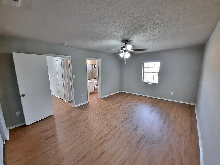 2646 Winslow Dr — Photo 12
