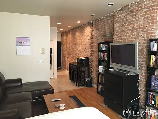 Rented by Halstead Real Estate | media 17