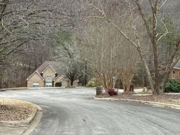 Exterior Neighborhood (street photo)