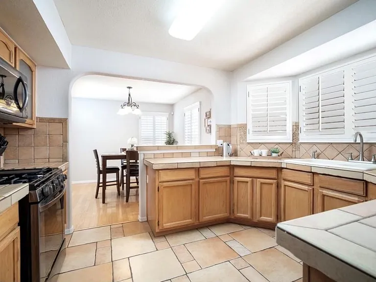 12528 Sun Empress Dr — Photo 5