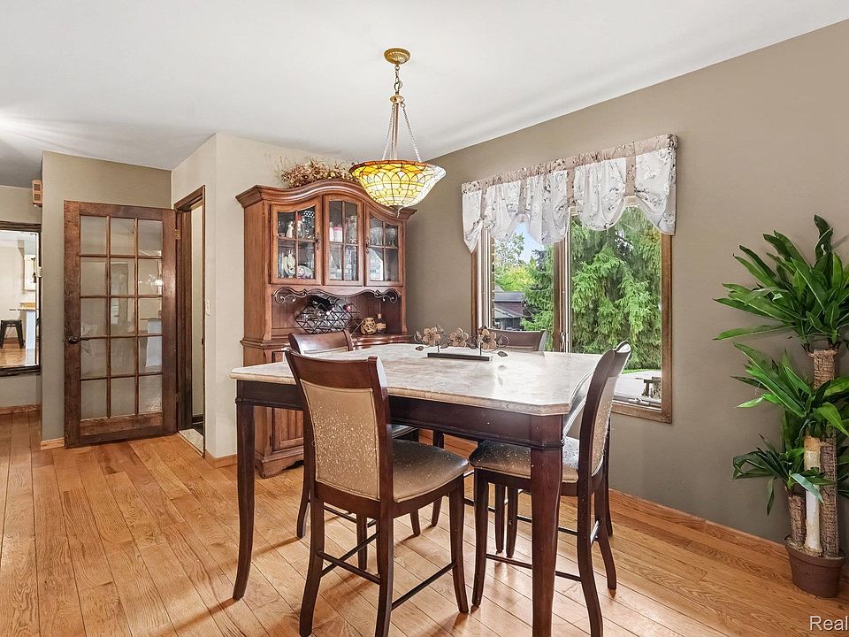 107 Michelle Dr, photo 9