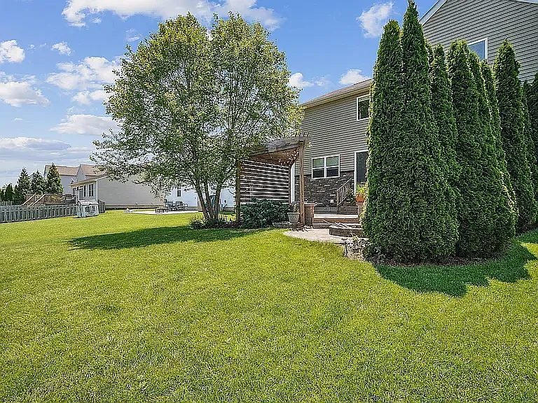 140 Andiron Dr — Photo 30