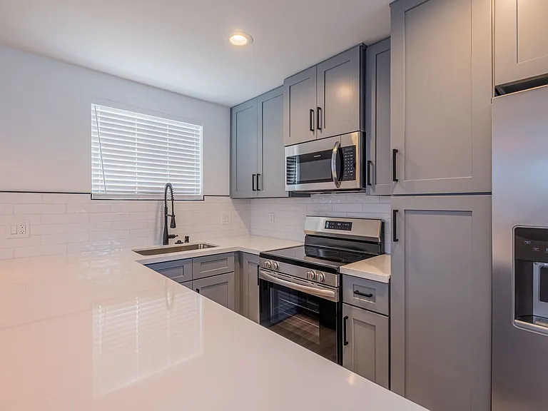 Pullman Lane Residences — Photo 54