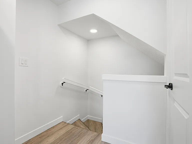 1621 W Market St — Photo 11