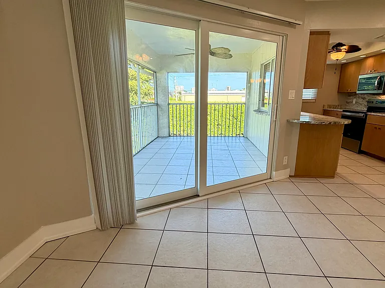 965 Morningside Dr #2W — Photo 13