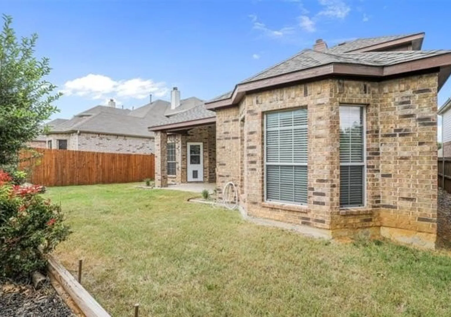 Spacious 5BR House in Keller — Photo 4