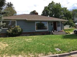 446 NW 12th St, Redmond, OR 97756