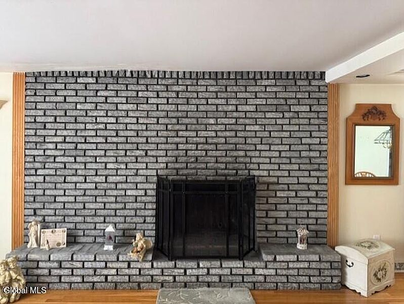 4th image of 2953 Clyde Avenue